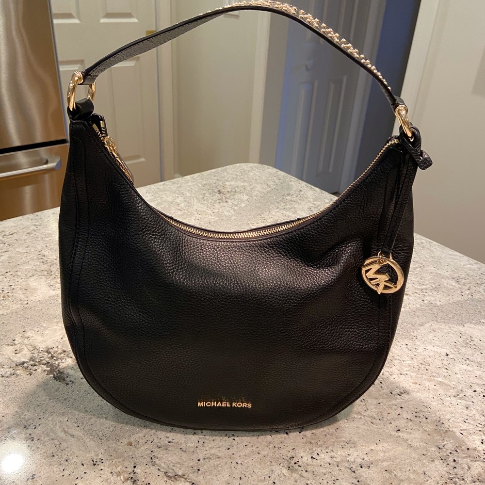 Michael Kors Shoulder Bag.